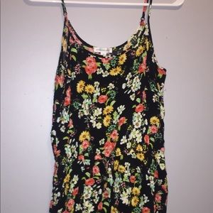 Floral romper w/ pockets
